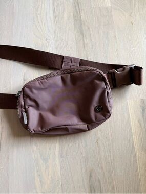lululemon everywhere belt bag camel 1L (Burnt Caramel) Interior pockets hold the essentials lululemon athletica | Bags |